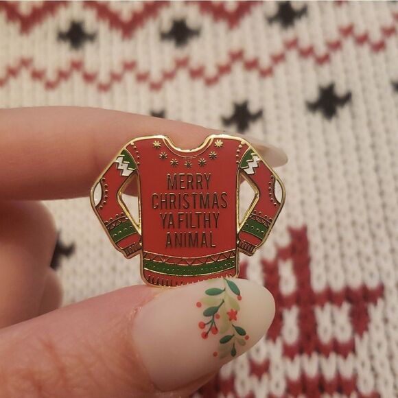 🎄Merry Christmas you filthy animal enamel pin - Picture 10 of 12